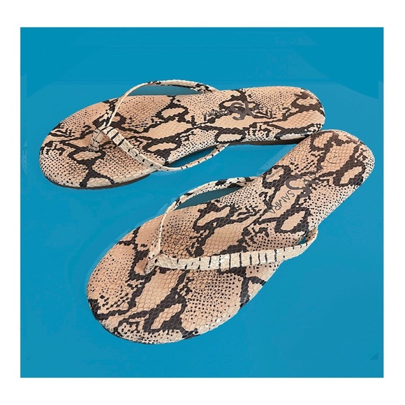 Yosi Samra Leather Snakeskin Print Flip Flop Sandals - Picture 1 of 9